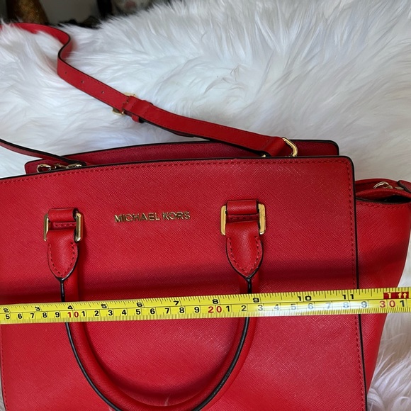 Gently used Michael Kors  Medium Selma Bag, Red.  Minimal signs of wear. - Picture 4 of 8